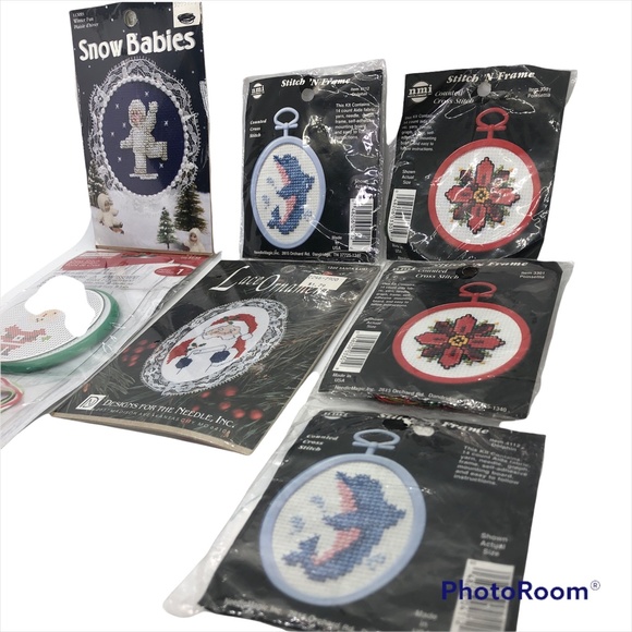 Bundle of 7 CHRISTMAS Cross-Stitch Holiday Poinsettia Dolphin & Santa Kits - Picture 14 of 17